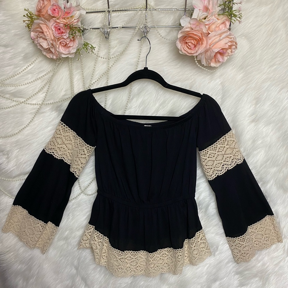 Double Zero Off-Shoulder Longsleeve Black Winter